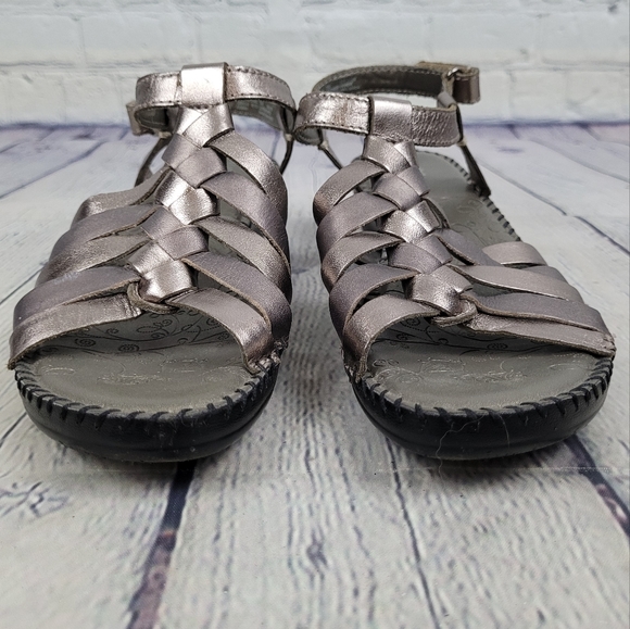 STRICTLY COMFORT | metallic strappy gladiator low heel sandals - Picture 5 of 9